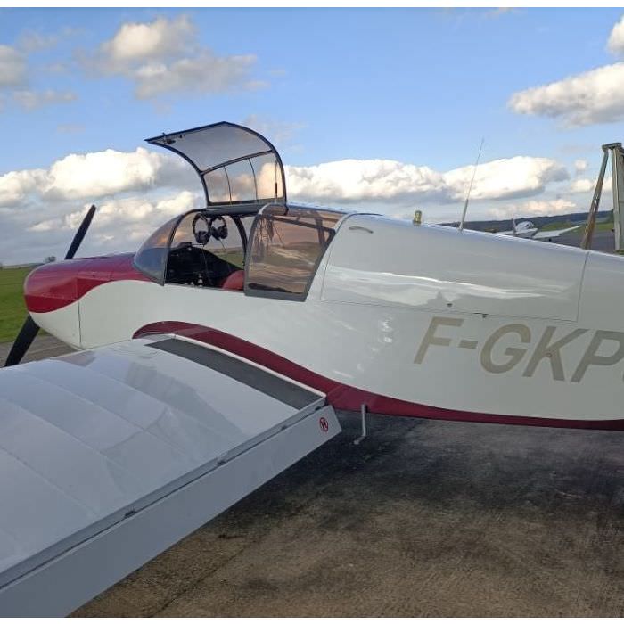 Revêtement des sièges d'un avion Jodel