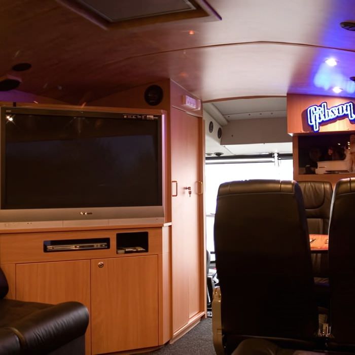 Tour Bus Gibson