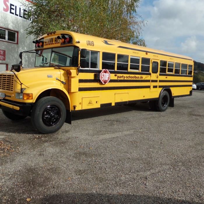 Cool Bus, Aménagement d'un bus en bar