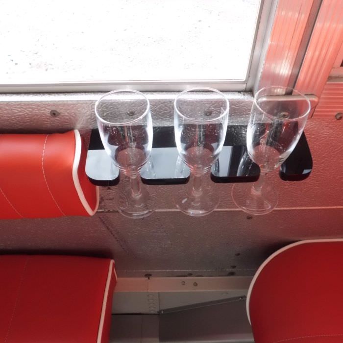 Cool Bus, Aménagement d'un bus en bar