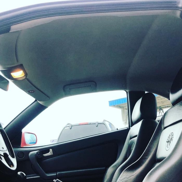 Changement du ciel de toit d'une ALFA ROMEO