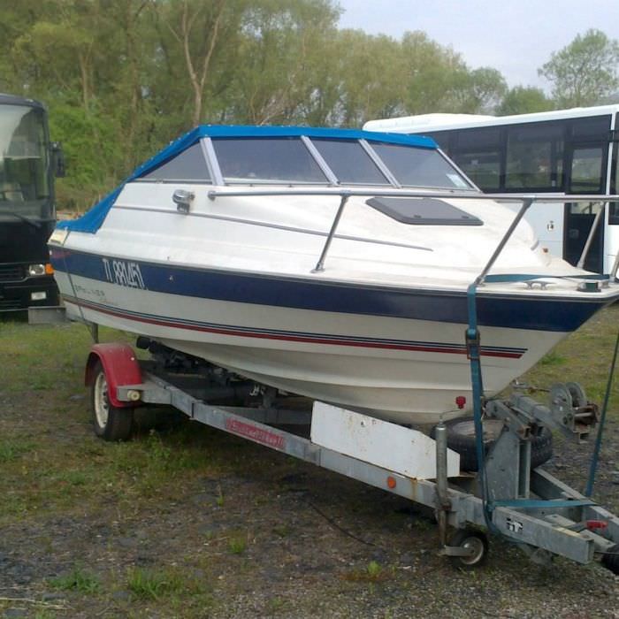 Remplacement du taud d'un bateau