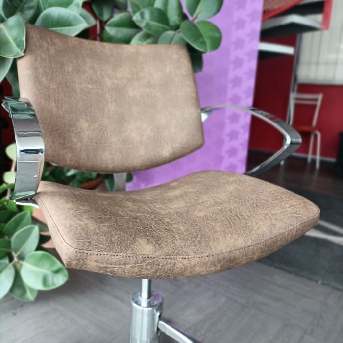 Rénovation de fauteuils de salon de coiffure