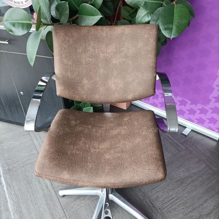 Rénovation de fauteuils de salon de coiffure