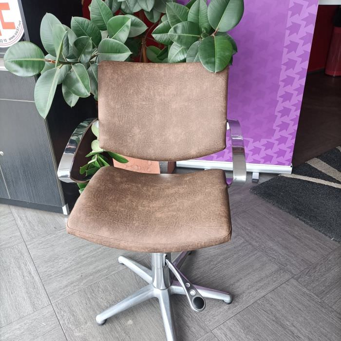 Rénovation de fauteuils de salon de coiffure