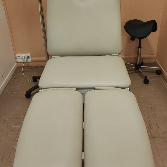 Remplacement simili cuir de sièges de kiné