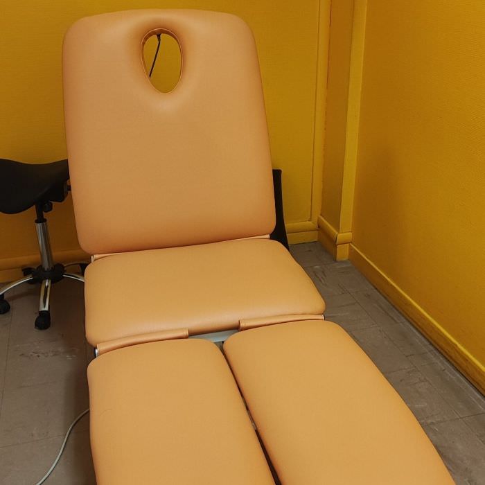 Remplacement simili cuir de sièges de kiné