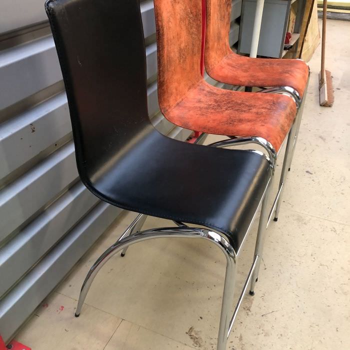 Rénovation de chaises simili cuir vintage