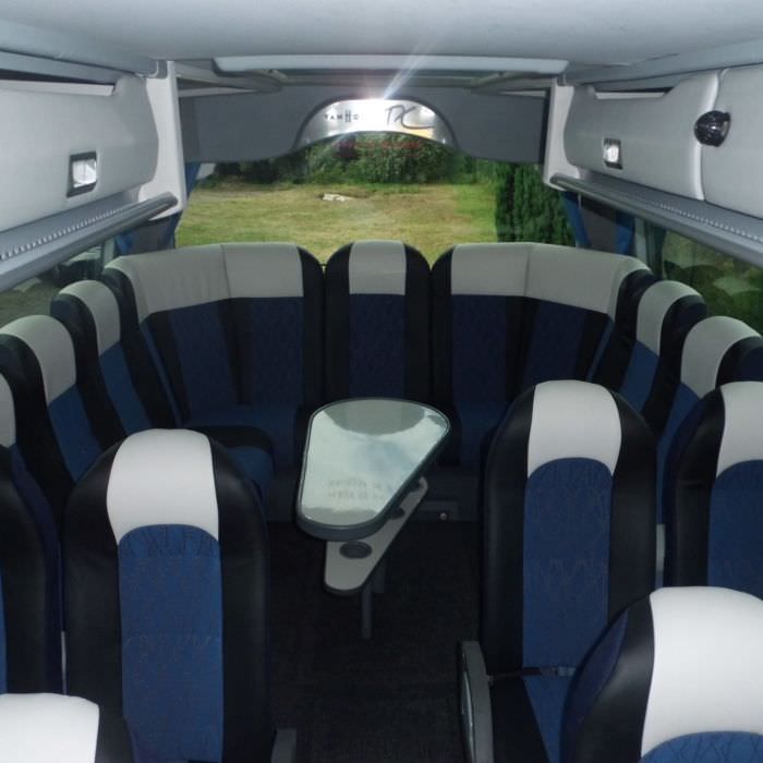 Rénovation de la sellerie d'un bus de voyage