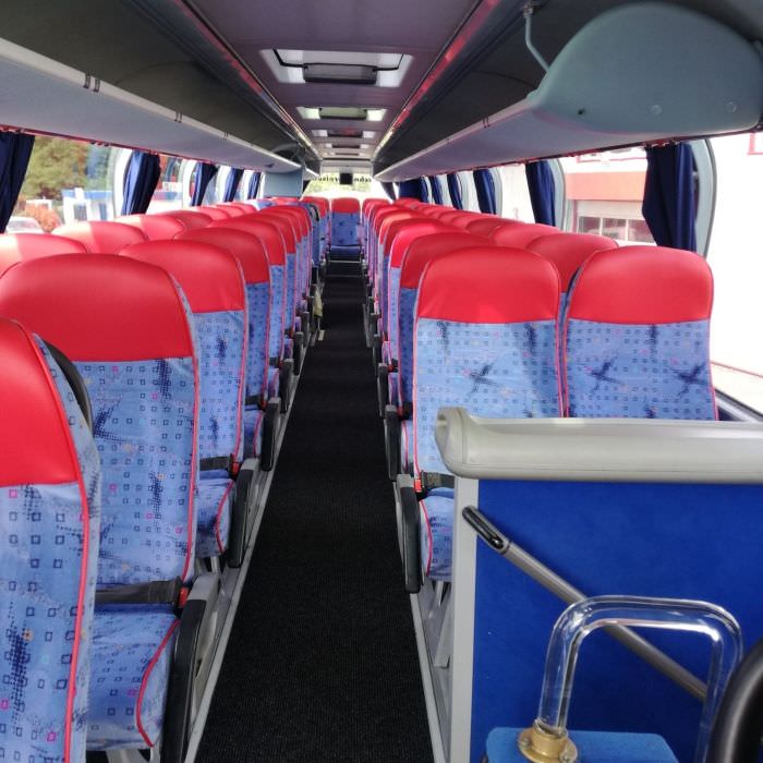 Remplacement des tissus d'un bus double-étage