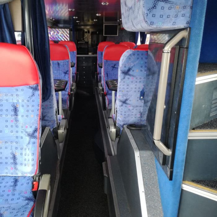 Remplacement des tissus d'un bus double-étage