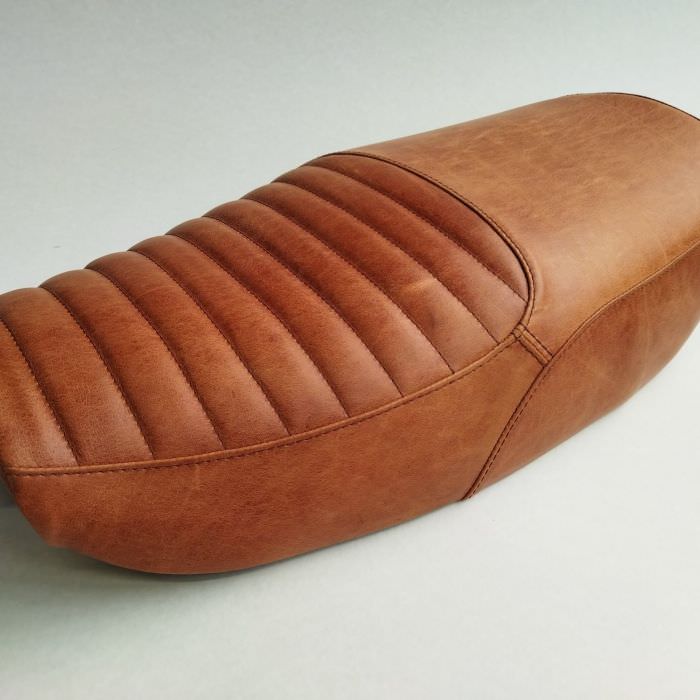Selle de moto en cuir