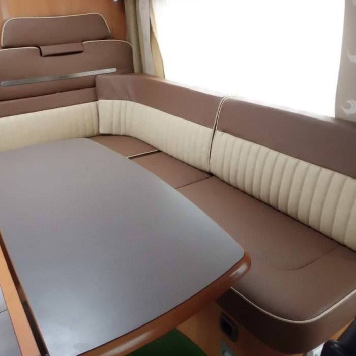 Banquettes et sièges d'un camping-car