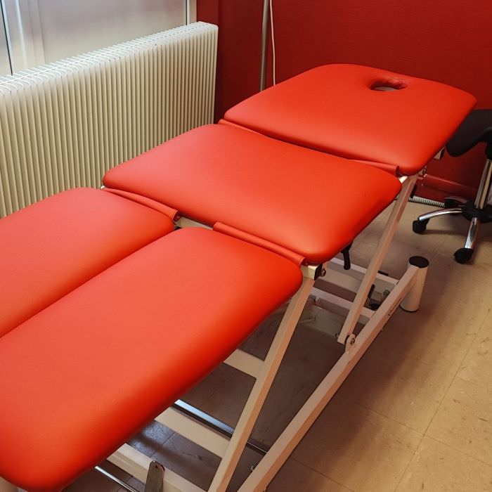 Remplacement simili cuir de sièges de kiné